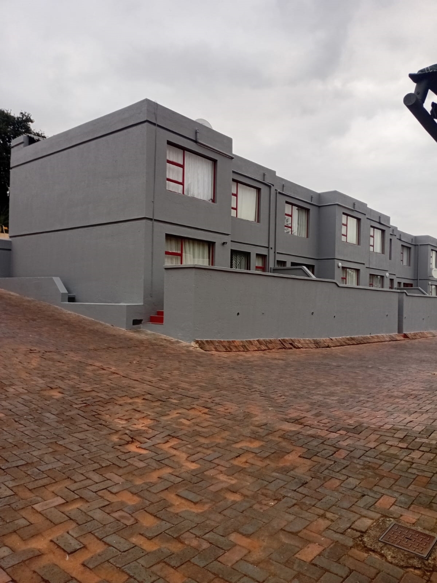 3 Bedroom Property for Sale in Roodekrans Gauteng
