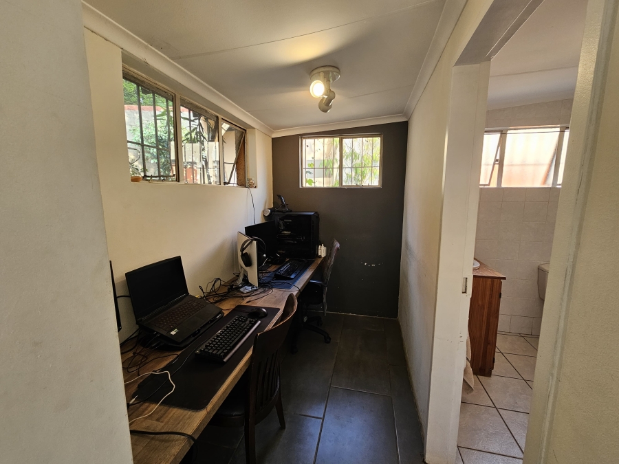 To Let 1 Bedroom Property for Rent in Hurlyvale Gauteng