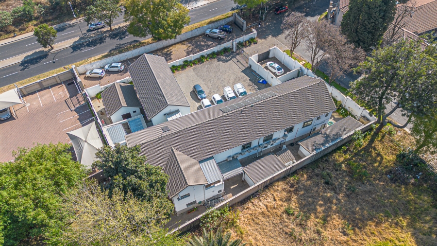 To Let Commercial Property for Rent in Bedfordview Gauteng