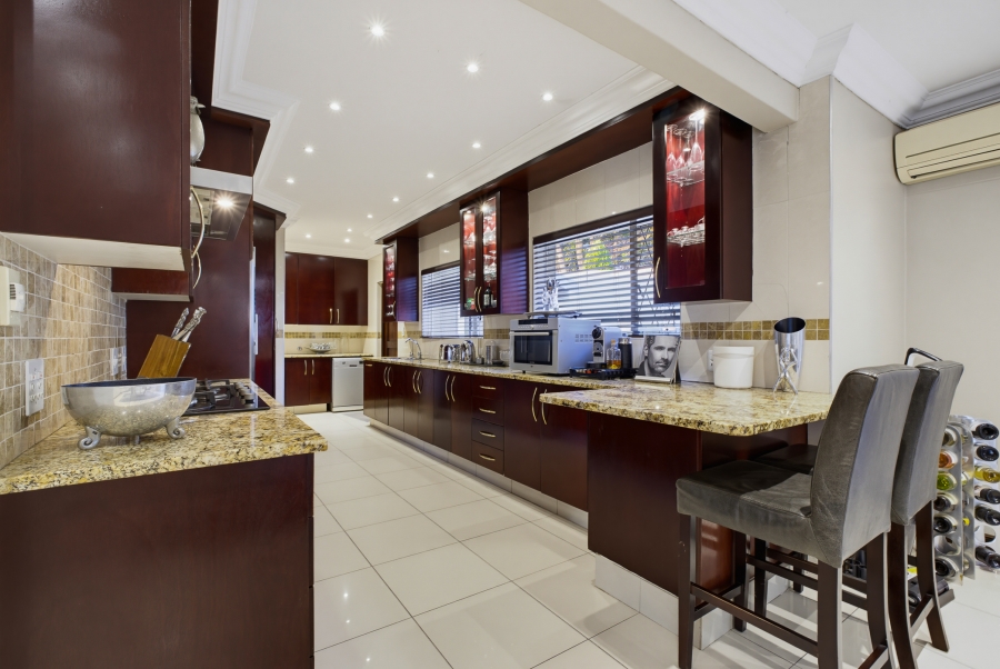 To Let 4 Bedroom Property for Rent in Bedfordview Gauteng
