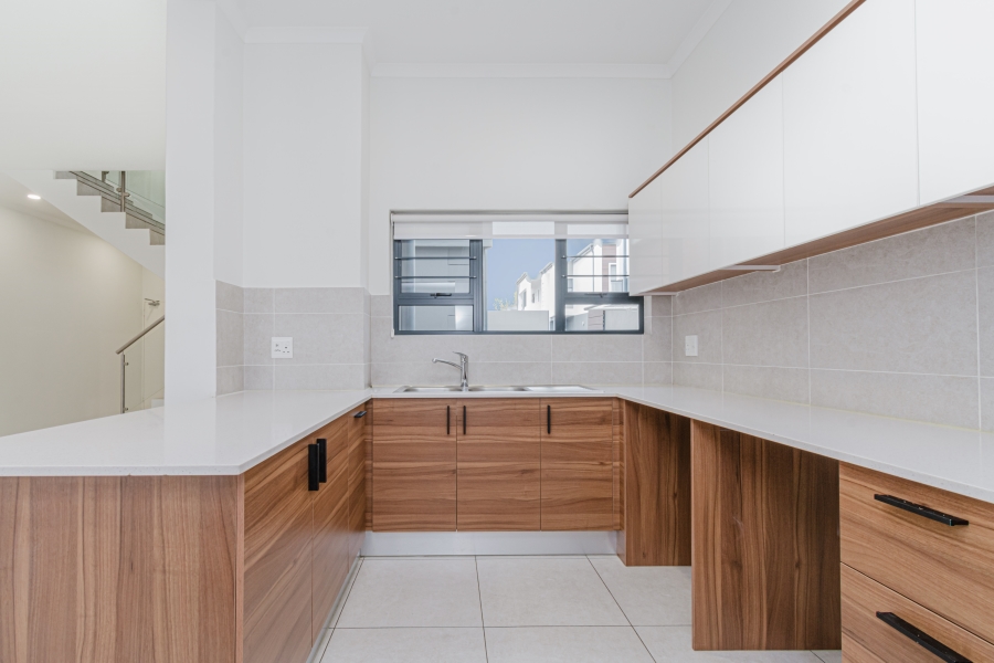 To Let 3 Bedroom Property for Rent in Sunninghill Gauteng