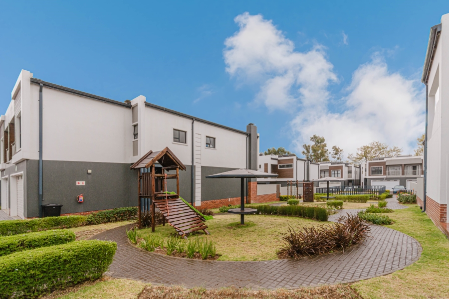 To Let 3 Bedroom Property for Rent in Sunninghill Gauteng