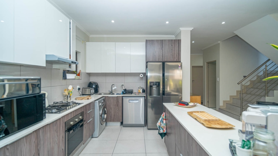 To Let 3 Bedroom Property for Rent in Bryanston Gauteng
