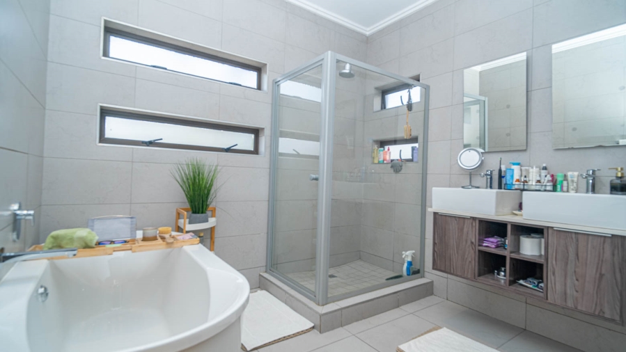 To Let 3 Bedroom Property for Rent in Bryanston Gauteng