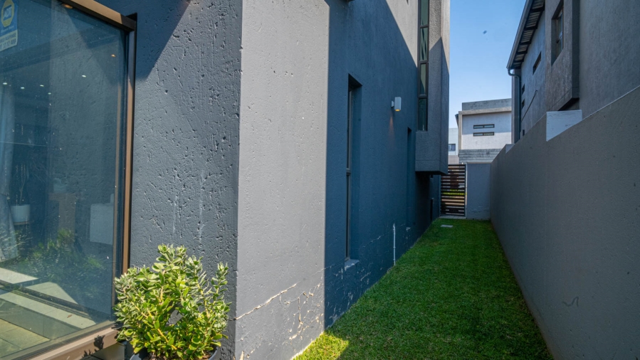 To Let 3 Bedroom Property for Rent in Bryanston Gauteng