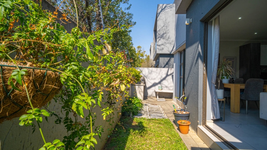 To Let 3 Bedroom Property for Rent in Bryanston Gauteng