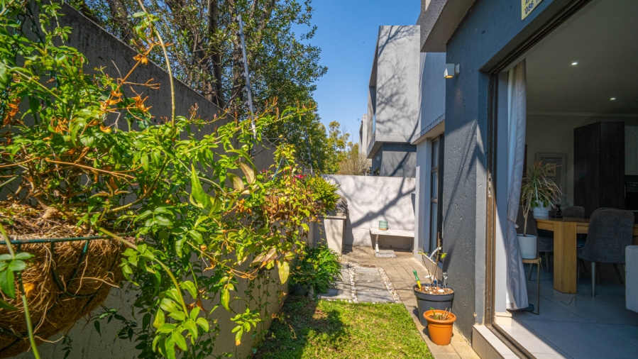 To Let 3 Bedroom Property for Rent in Bryanston Gauteng