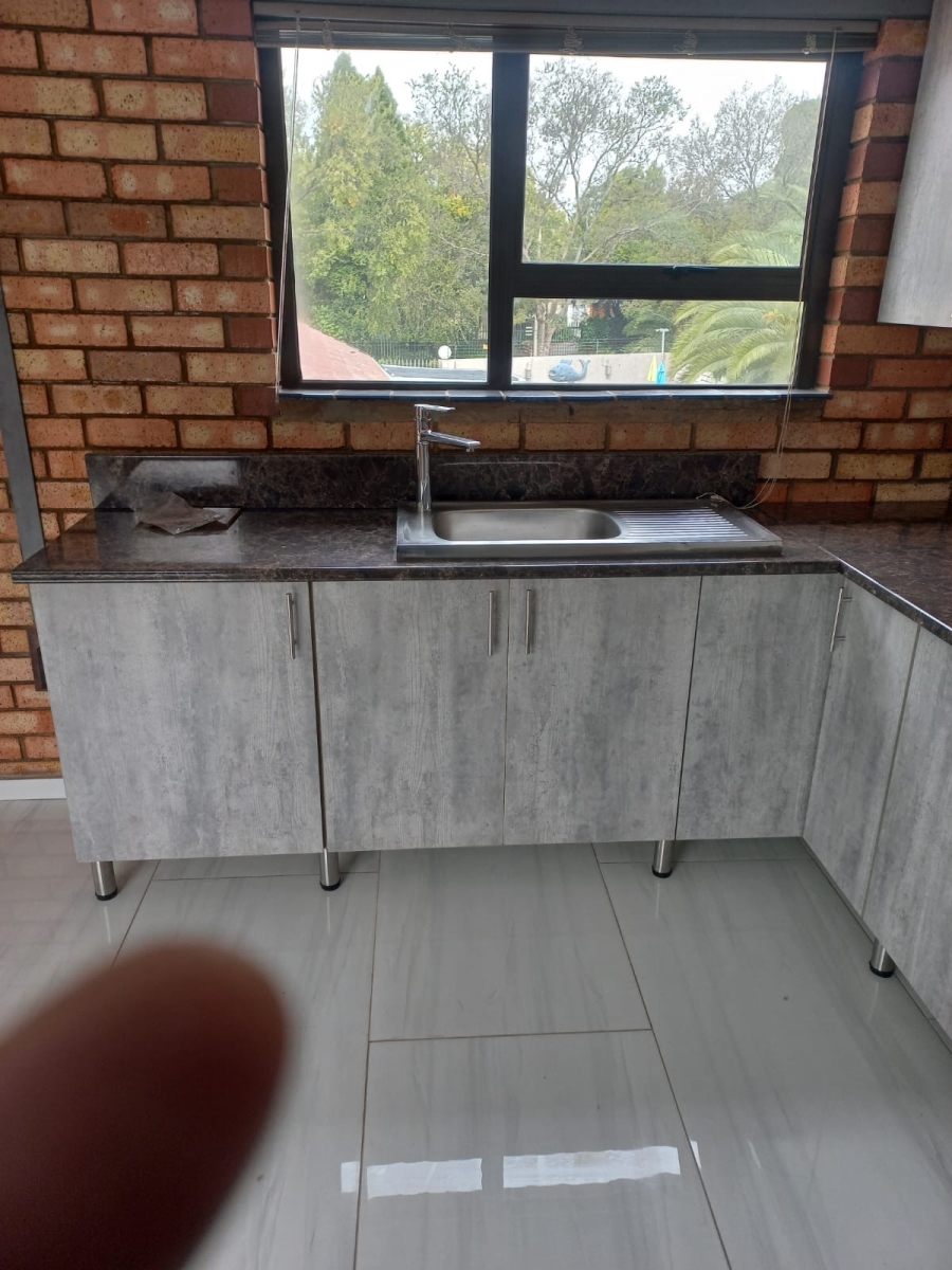 To Let 2 Bedroom Property for Rent in Allen Grove Gauteng
