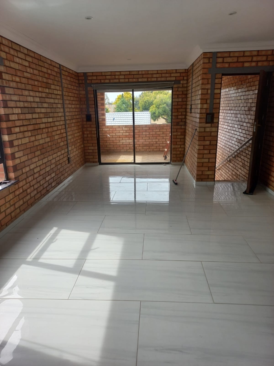 To Let 2 Bedroom Property for Rent in Allen Grove Gauteng