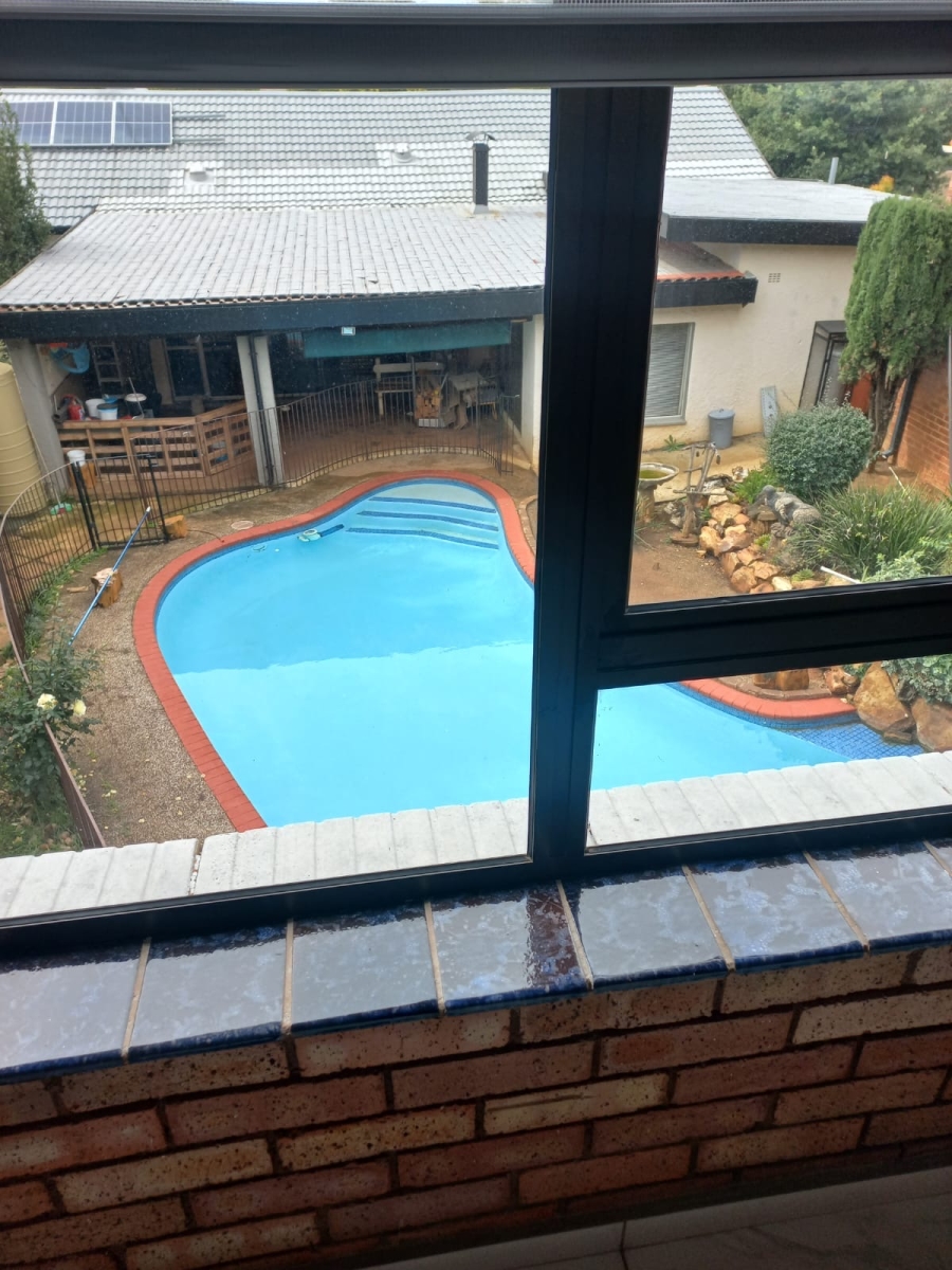 To Let 2 Bedroom Property for Rent in Allen Grove Gauteng