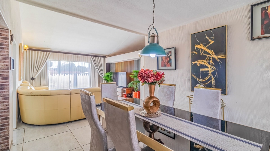 6 Bedroom Property for Sale in Robin Hills Gauteng