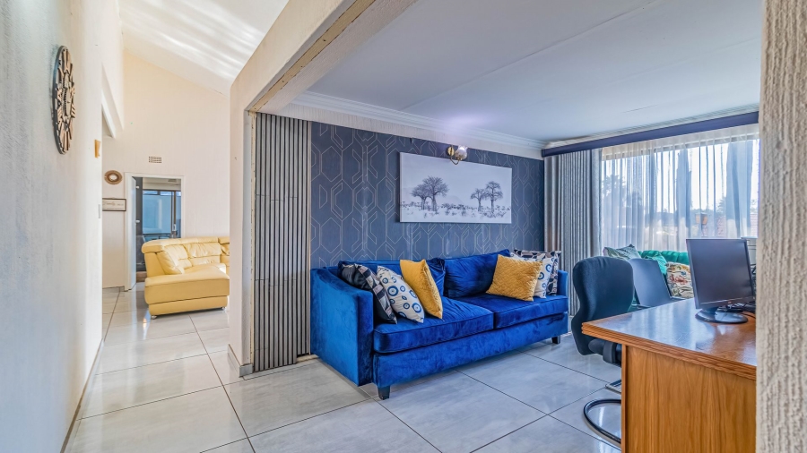 6 Bedroom Property for Sale in Robin Hills Gauteng