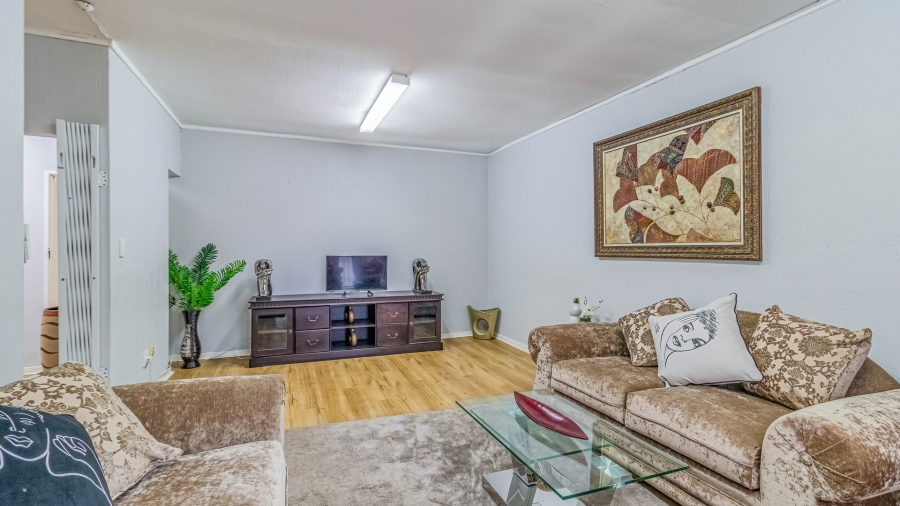 6 Bedroom Property for Sale in Robin Hills Gauteng