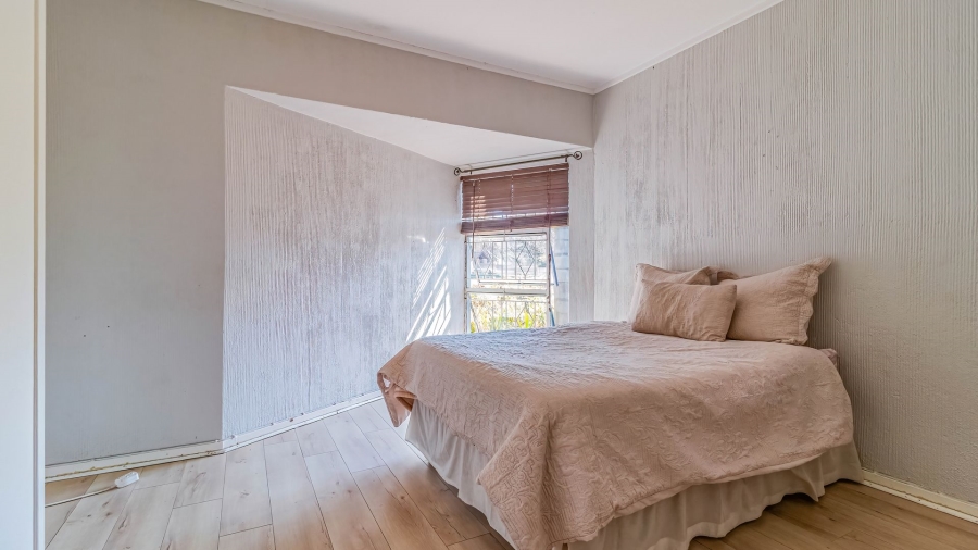 6 Bedroom Property for Sale in Robin Hills Gauteng