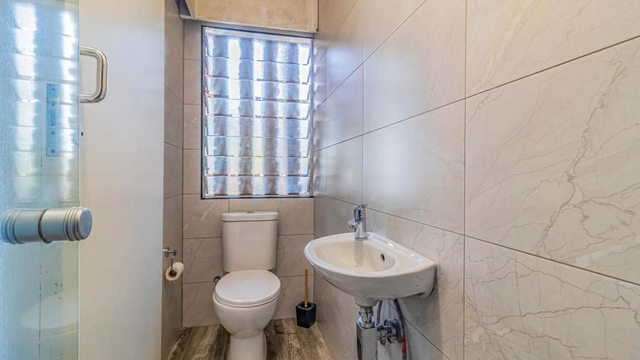 6 Bedroom Property for Sale in Robin Hills Gauteng