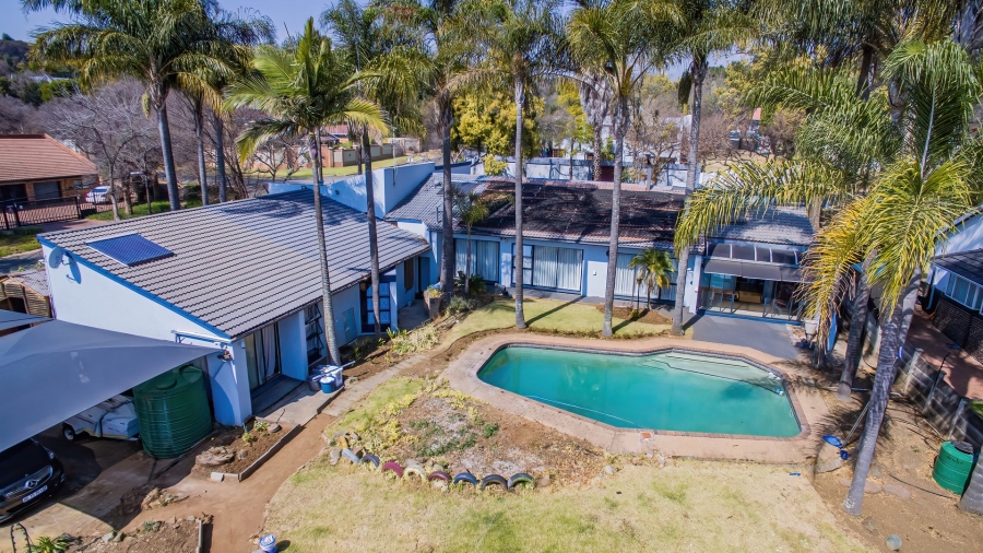 6 Bedroom Property for Sale in Robin Hills Gauteng