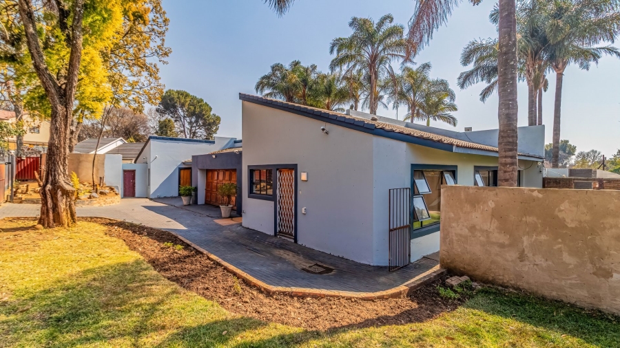 6 Bedroom Property for Sale in Robin Hills Gauteng