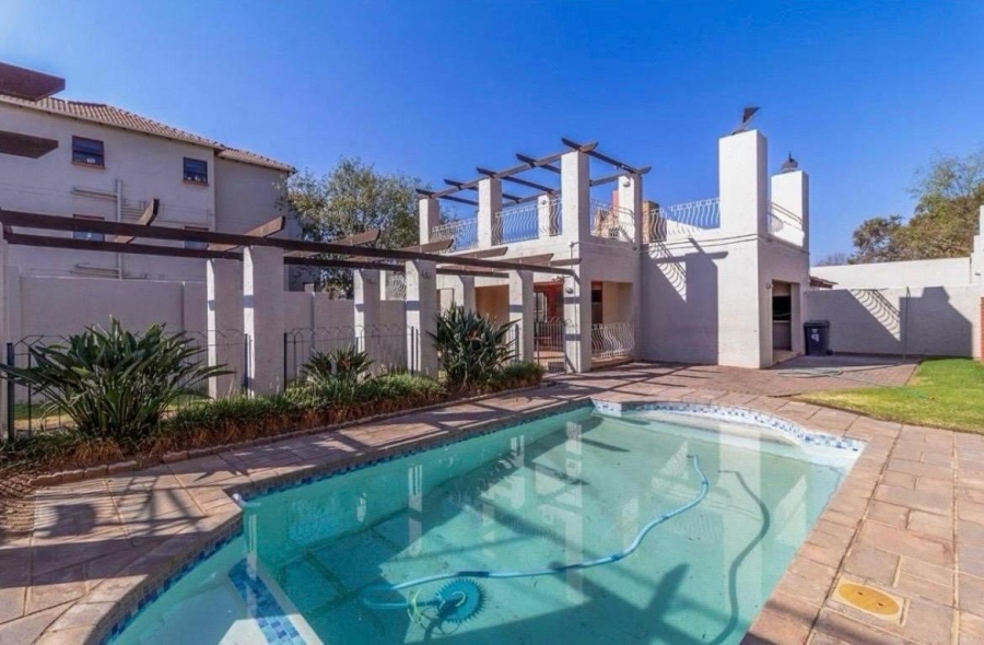 To Let 2 Bedroom Property for Rent in Sunninghill Gauteng
