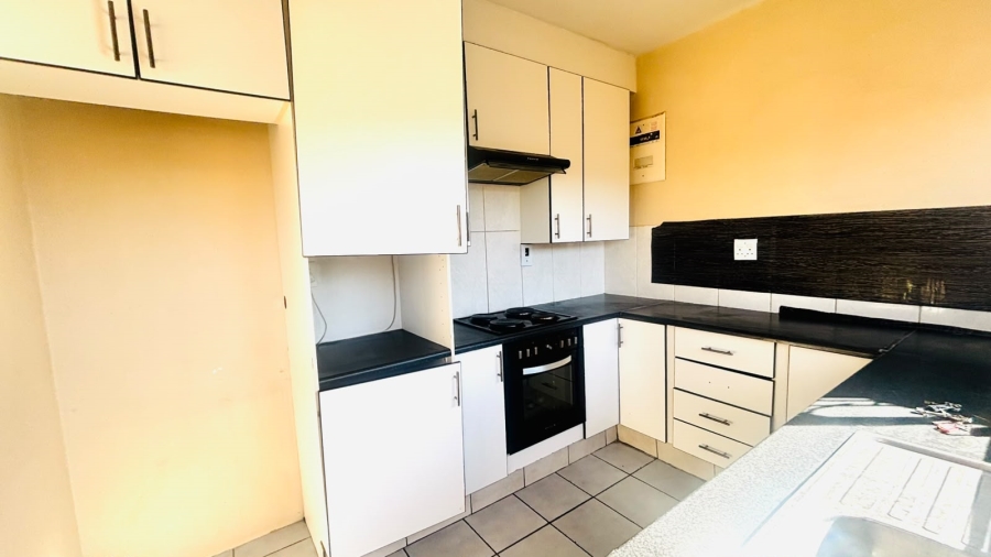 To Let 2 Bedroom Property for Rent in Witfield Gauteng