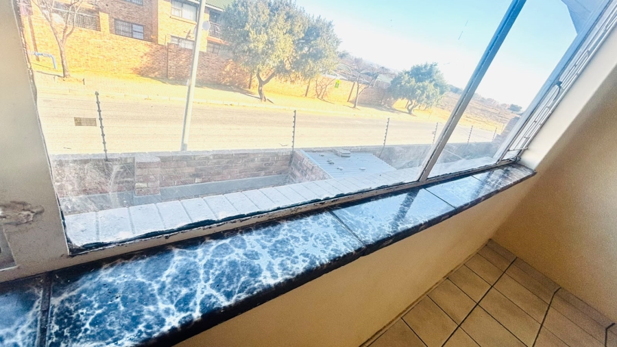 To Let 2 Bedroom Property for Rent in Witfield Gauteng