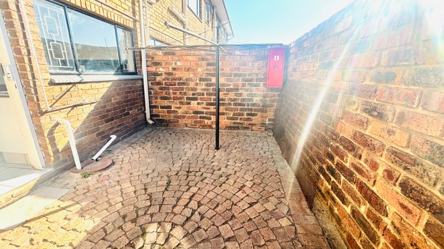 To Let 2 Bedroom Property for Rent in Witfield Gauteng