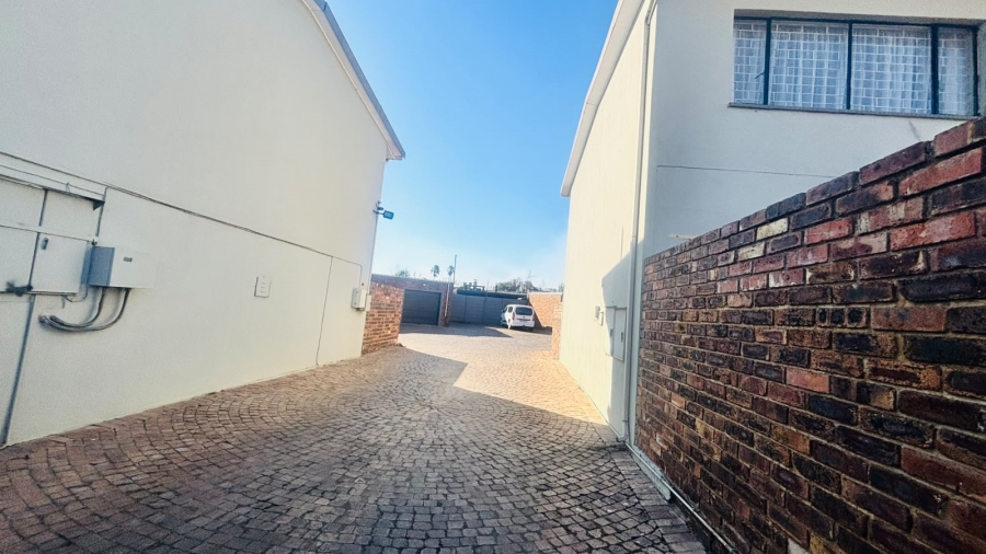 To Let 2 Bedroom Property for Rent in Witfield Gauteng