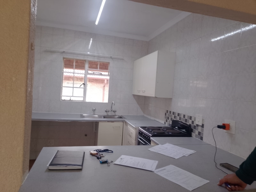 To Let 2 Bedroom Property for Rent in Ravensklip Gauteng