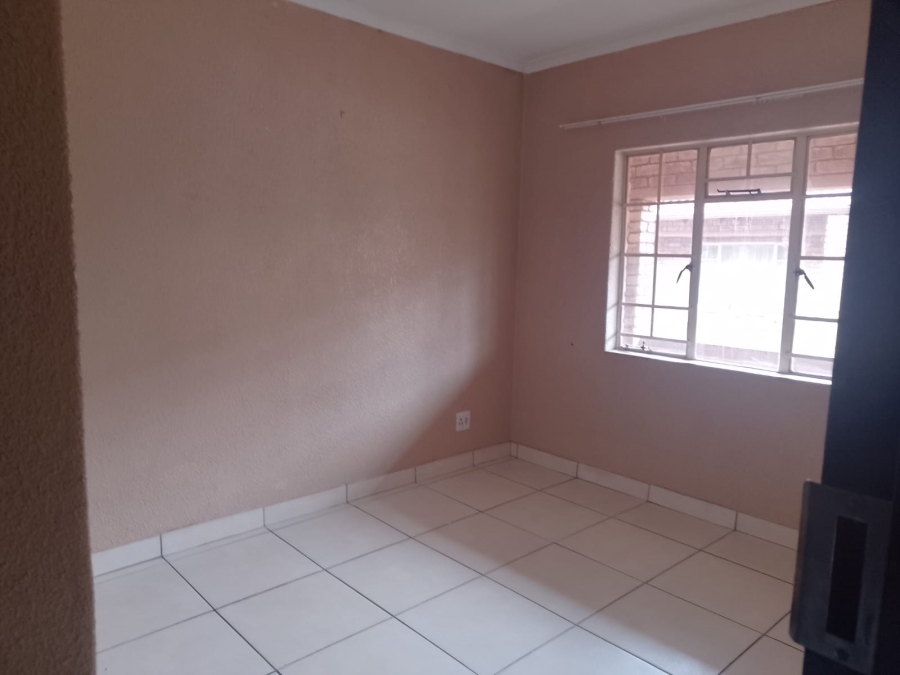 To Let 2 Bedroom Property for Rent in Ravensklip Gauteng