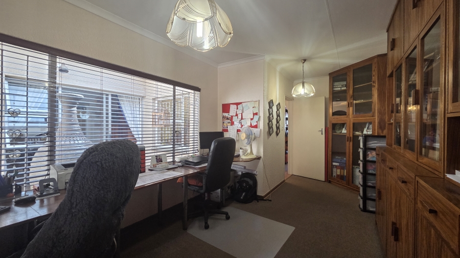 4 Bedroom Property for Sale in Sinoville Gauteng