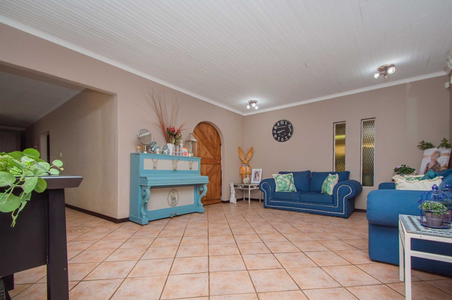 5 Bedroom Property for Sale in Noordheuwel Gauteng