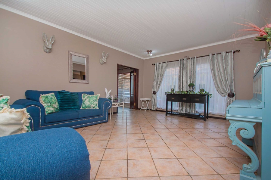 5 Bedroom Property for Sale in Noordheuwel Gauteng