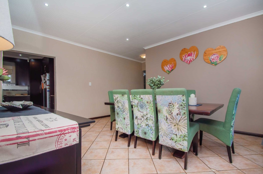 5 Bedroom Property for Sale in Noordheuwel Gauteng