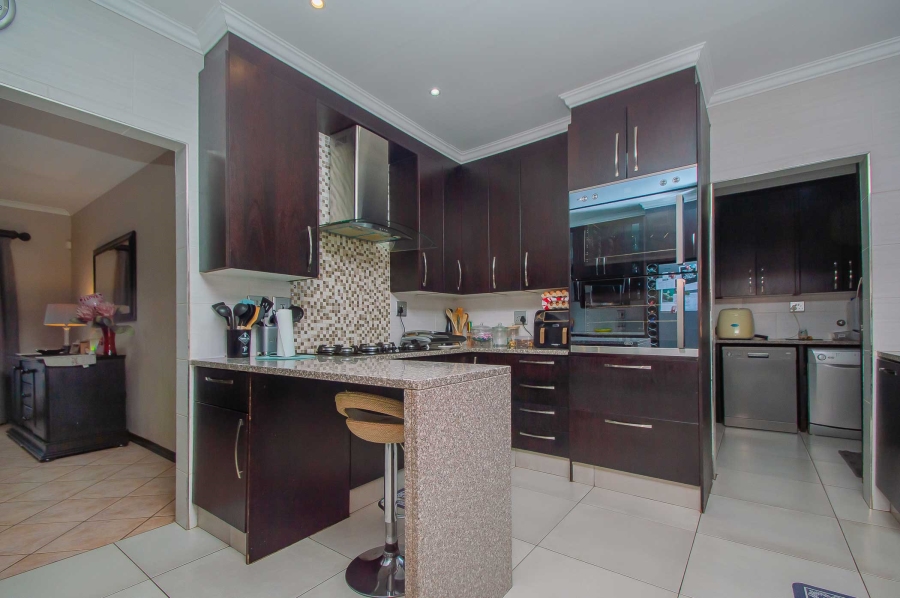 5 Bedroom Property for Sale in Noordheuwel Gauteng