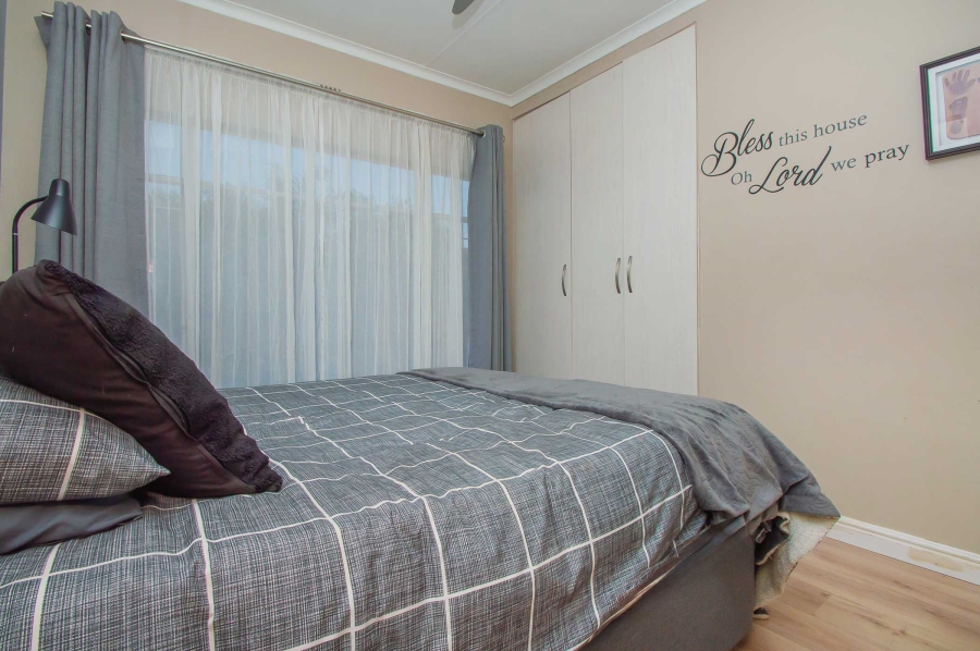 5 Bedroom Property for Sale in Noordheuwel Gauteng