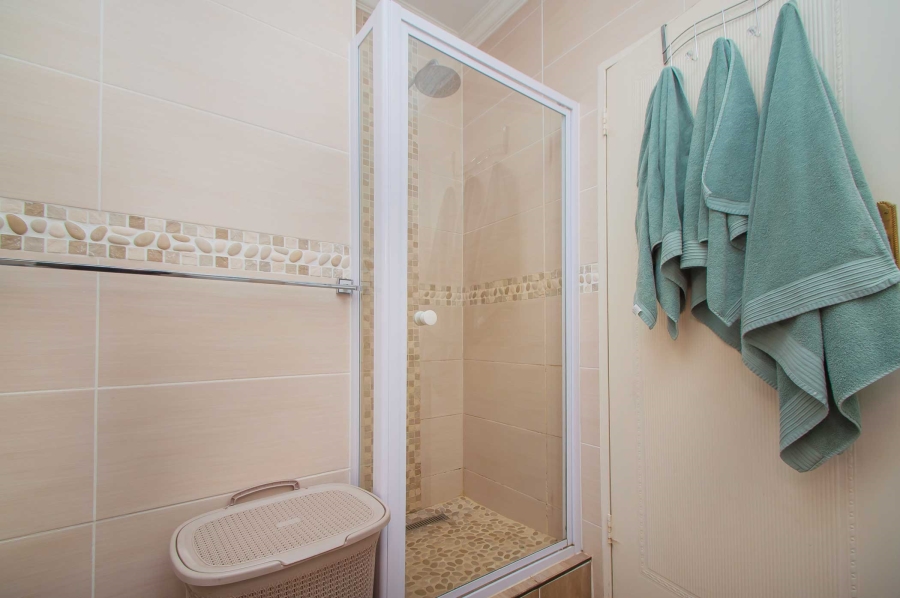 5 Bedroom Property for Sale in Noordheuwel Gauteng