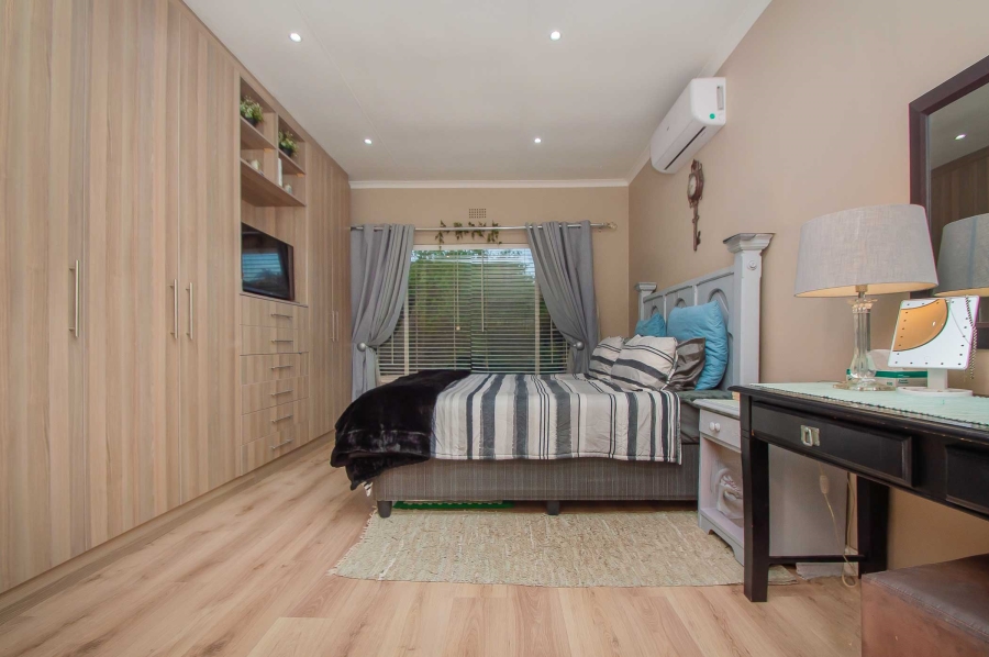 5 Bedroom Property for Sale in Noordheuwel Gauteng