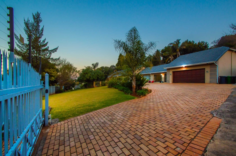 5 Bedroom Property for Sale in Noordheuwel Gauteng