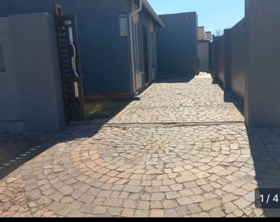 To Let 2 Bedroom Property for Rent in Savanna City Gauteng