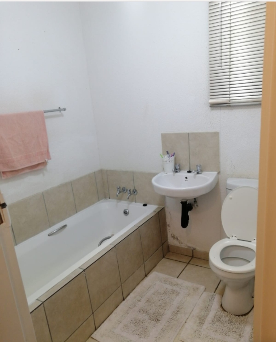 To Let 2 Bedroom Property for Rent in Savanna City Gauteng