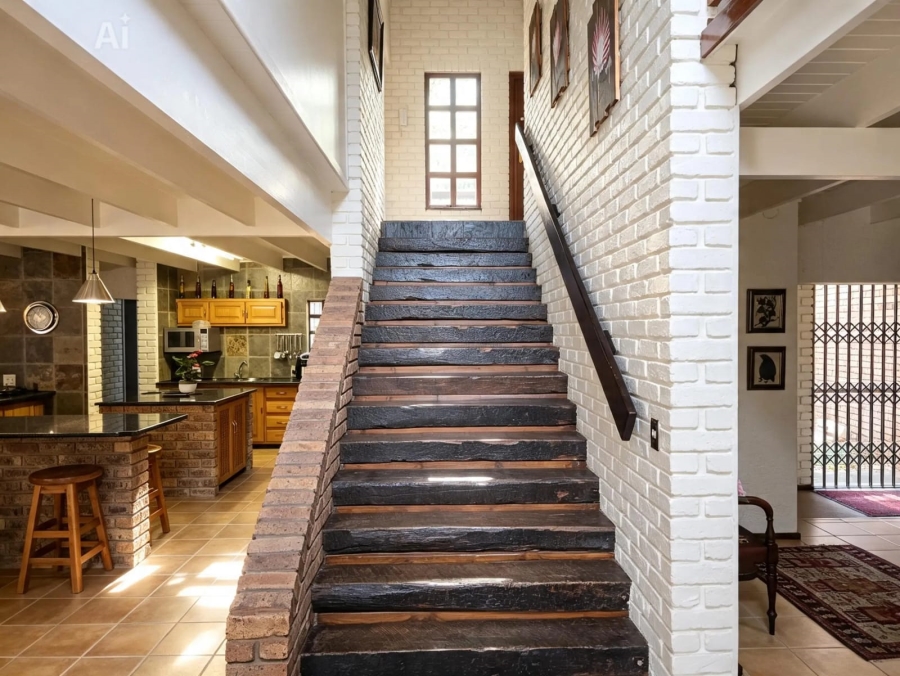 6 Bedroom Property for Sale in Florauna Gauteng