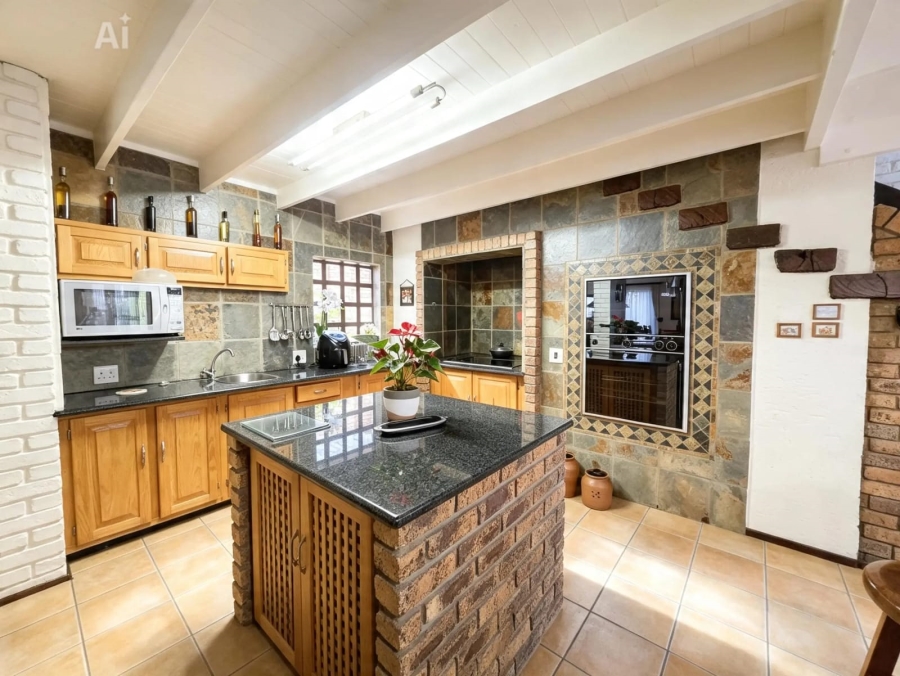 6 Bedroom Property for Sale in Florauna Gauteng