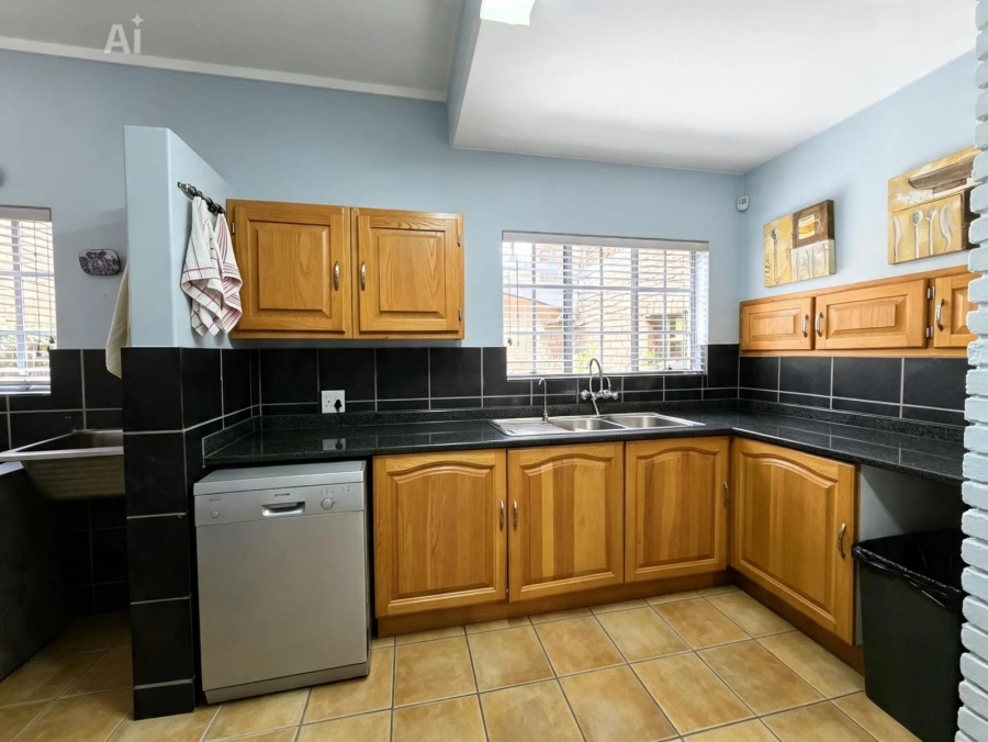 6 Bedroom Property for Sale in Florauna Gauteng