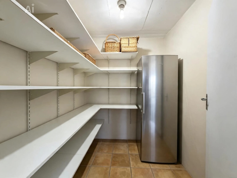 6 Bedroom Property for Sale in Florauna Gauteng