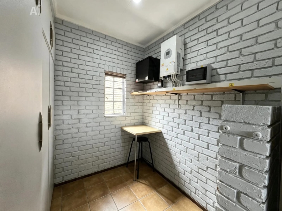 6 Bedroom Property for Sale in Florauna Gauteng