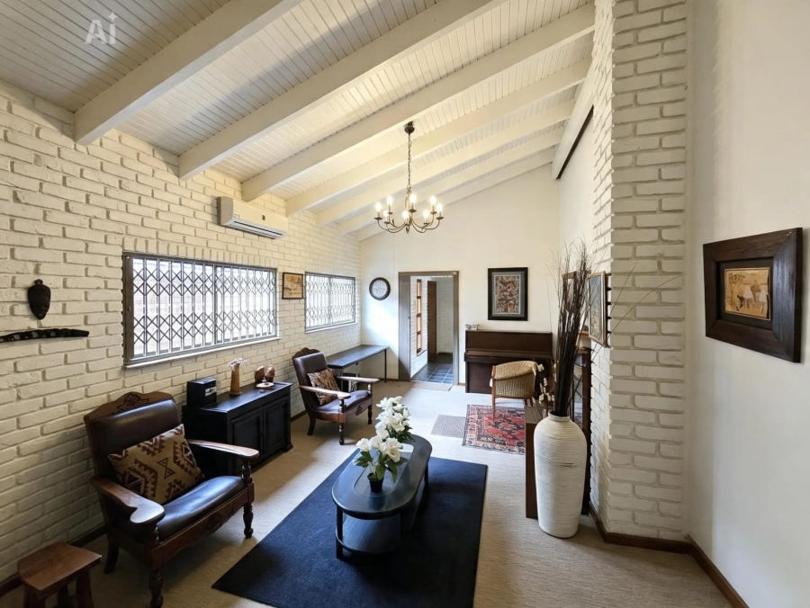 6 Bedroom Property for Sale in Florauna Gauteng
