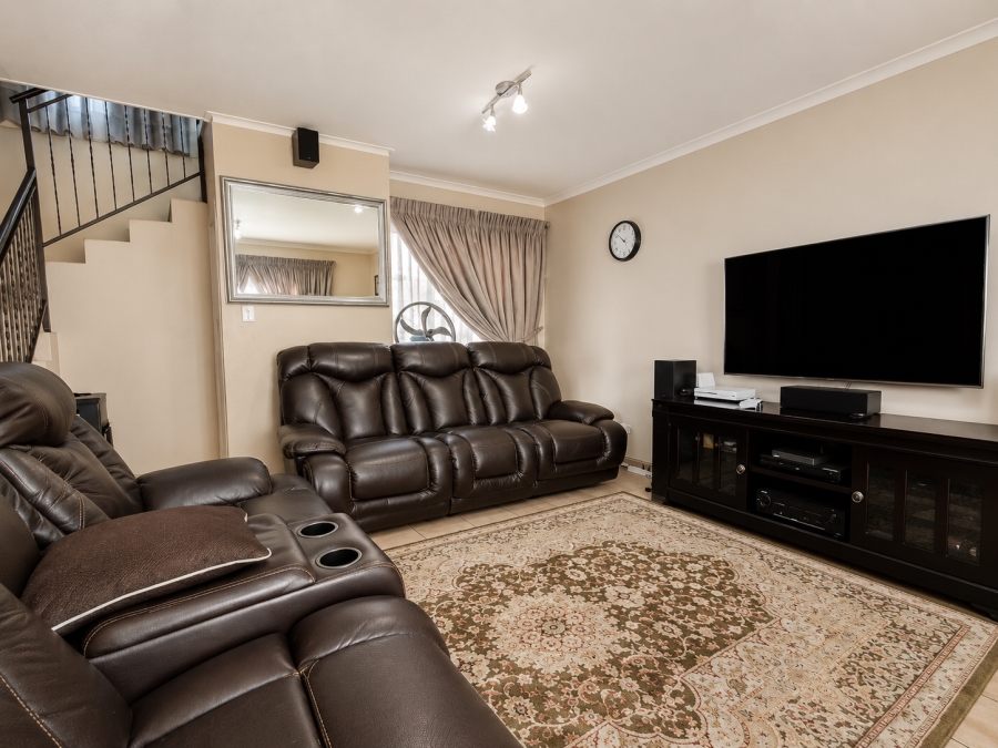 2 Bedroom Property for Sale in Groeneweide Gauteng