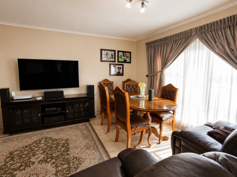 2 Bedroom Property for Sale in Groeneweide Gauteng