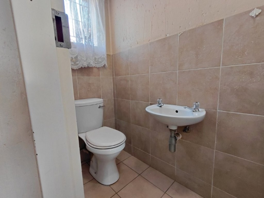 2 Bedroom Property for Sale in Groeneweide Gauteng