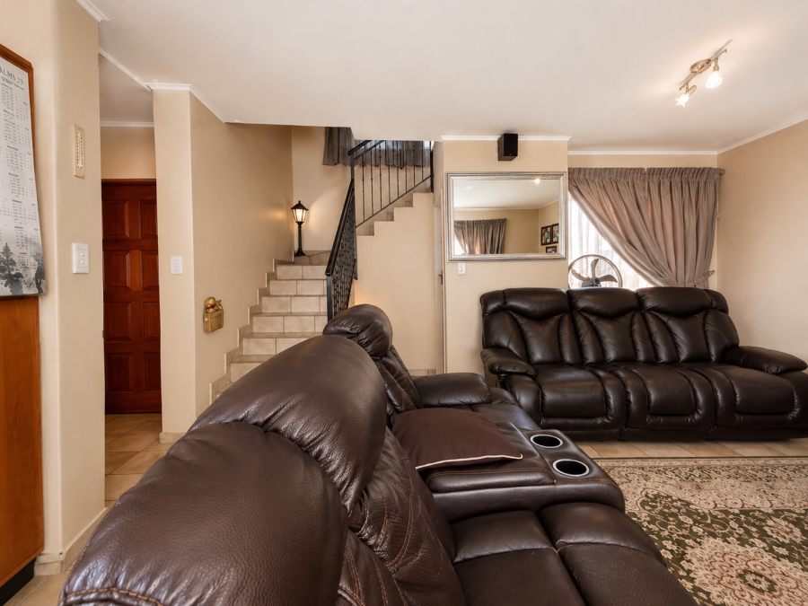 2 Bedroom Property for Sale in Groeneweide Gauteng