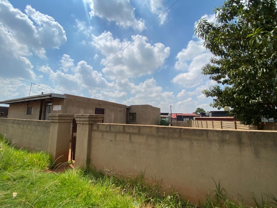 4 Bedroom Property for Sale in Sebokeng Zone 3 Gauteng